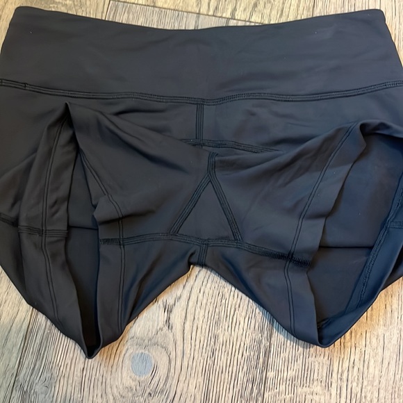 Outdoor Voices 3” black shorts, Medium - Picture 4 of 4